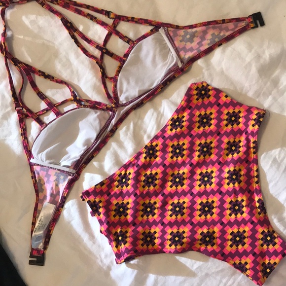 ASOS swim strappy geometric bikini set - Picture 6 of 6